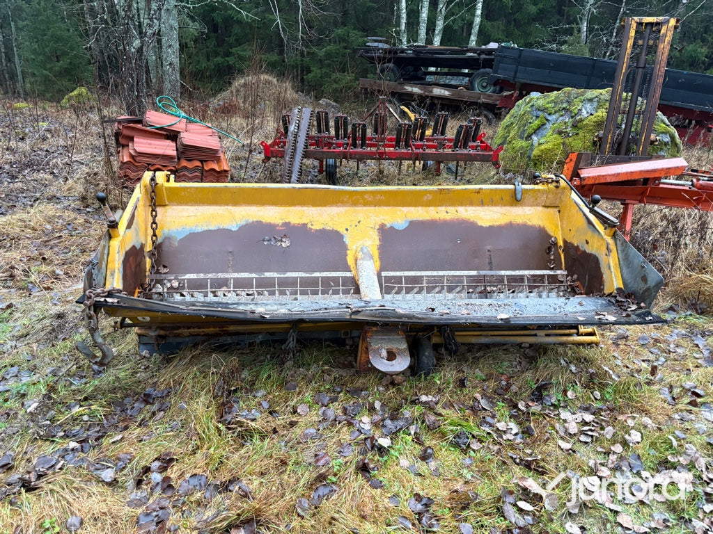 Sandspridare - Friggeråkers Verkstäder AB B8L