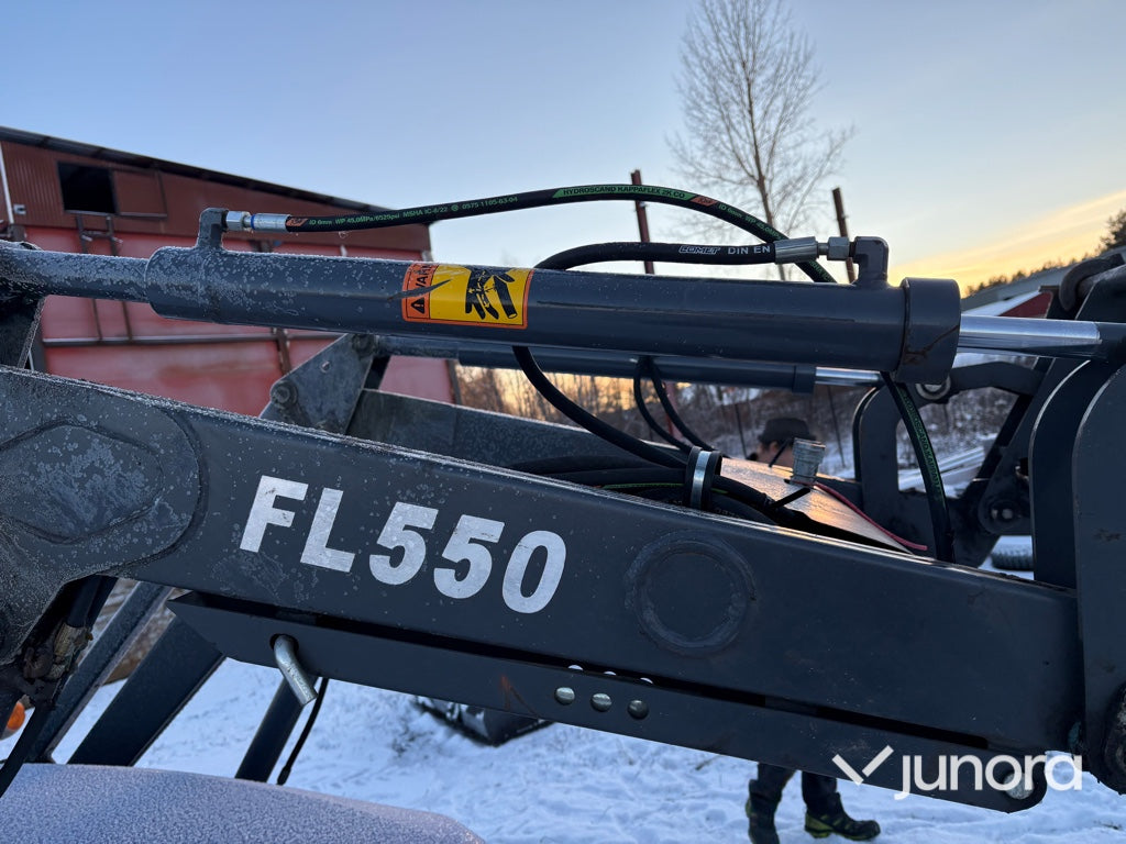 Traktor - Lovol, M504, med redskap