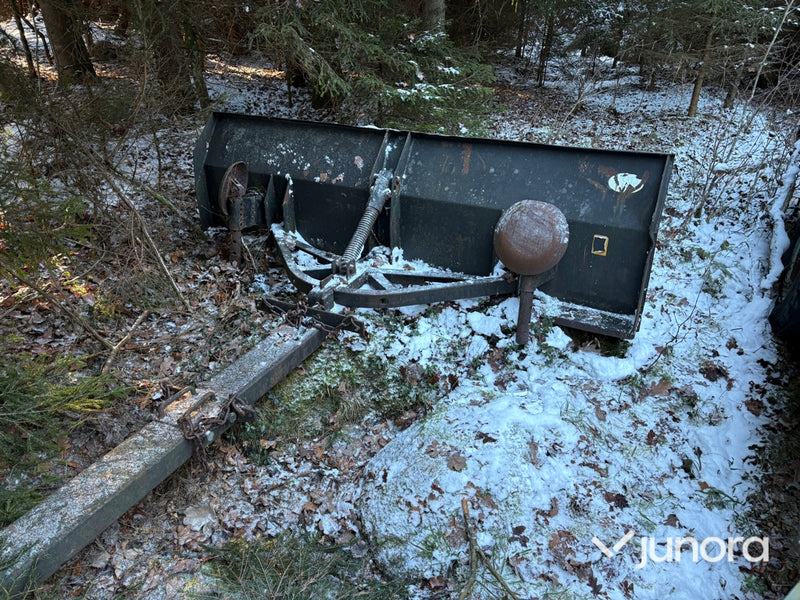 Snöplog - med bom