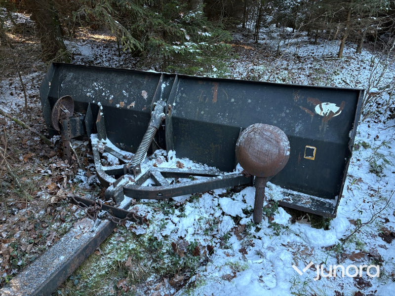 Snöplog - med bom