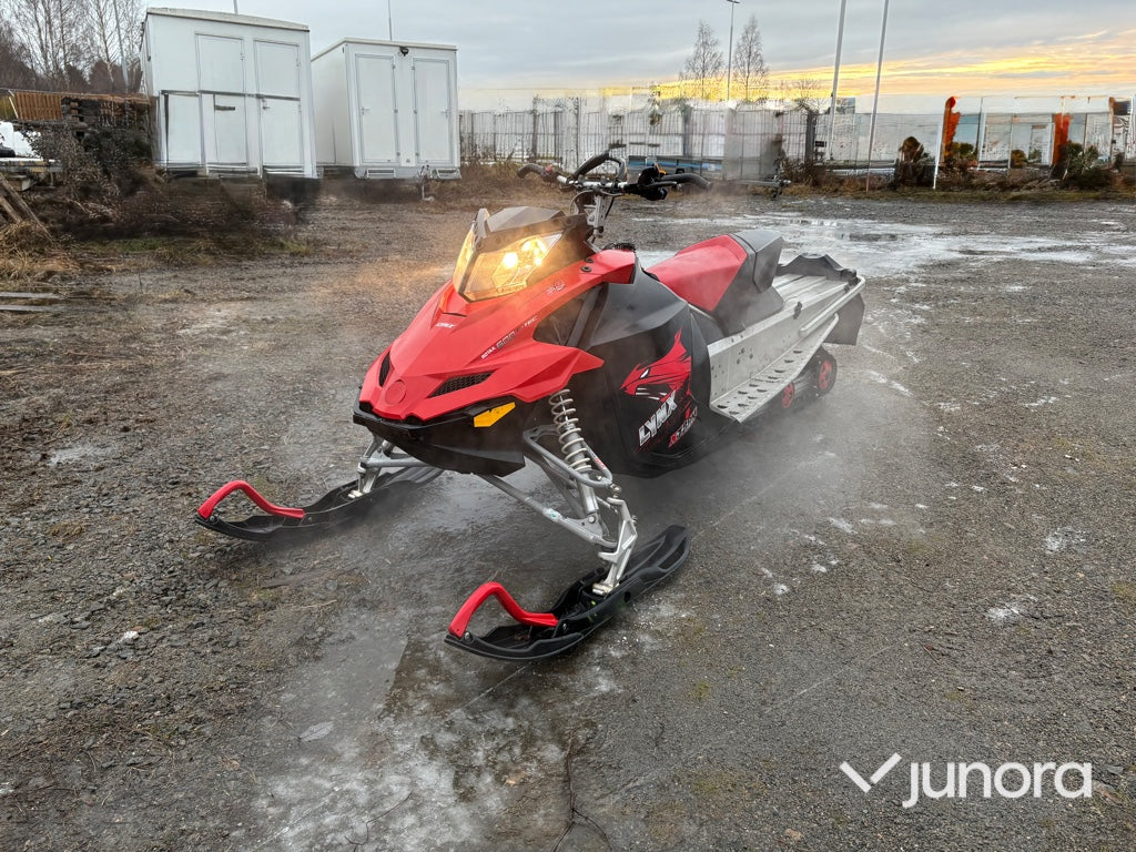 Snöskoter - Lynx Xtrim SC 600 E-Tec