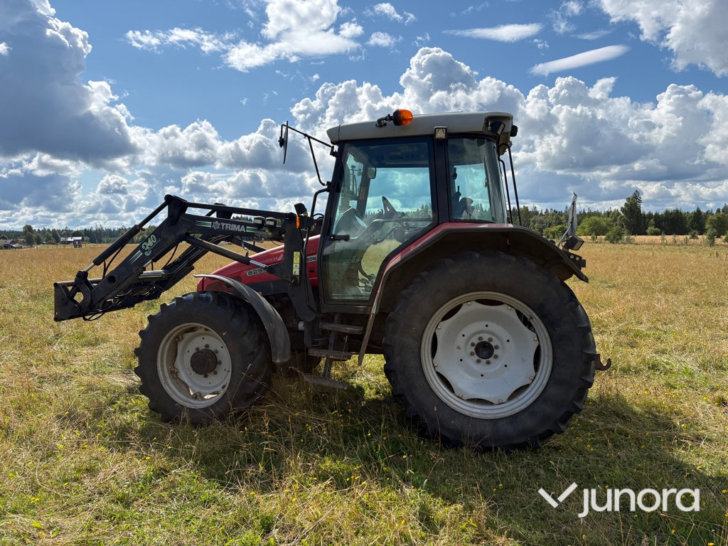 Traktor med frontlastare - Massey Ferguson 6255-4, Trima 3240