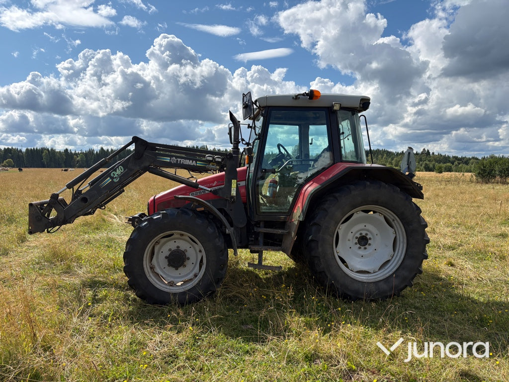 Traktor med frontlastare - Massey Ferguson 6255-4, Trima 3240