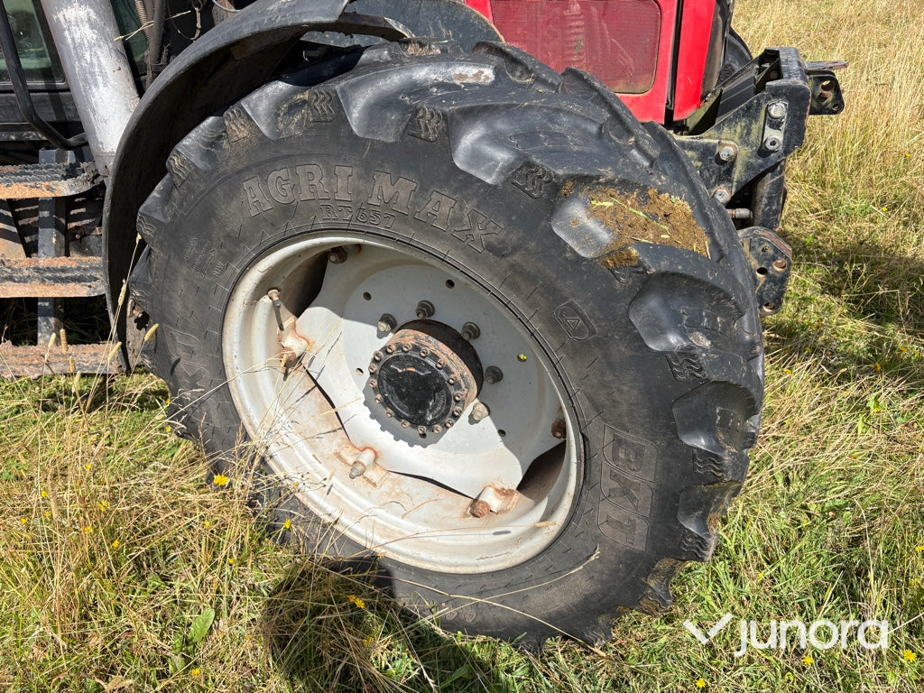 Traktor med frontlastare - Massey Ferguson 6255-4, Trima 3240