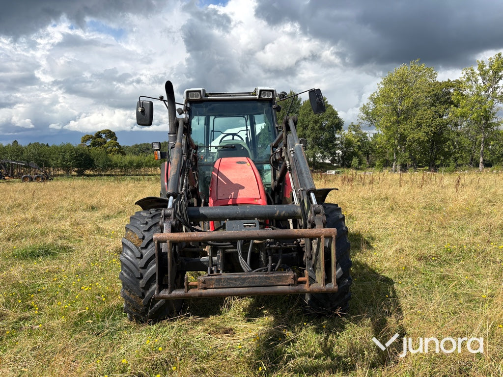 Traktor med frontlastare - Massey Ferguson 6255-4, Trima 3240