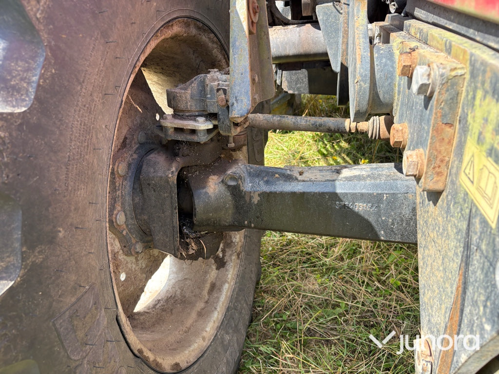Traktor med frontlastare - Massey Ferguson 6255-4, Trima 3240