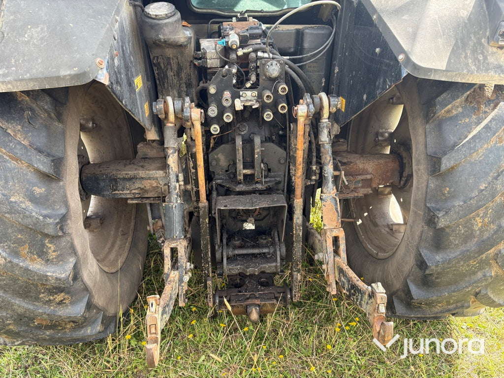 Traktor med frontlastare - Massey Ferguson 6255-4, Trima 3240