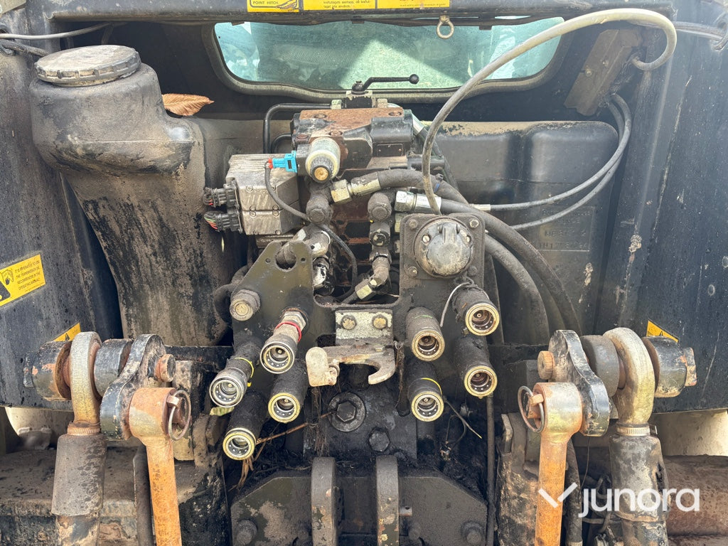 Traktor med frontlastare - Massey Ferguson 6255-4, Trima 3240