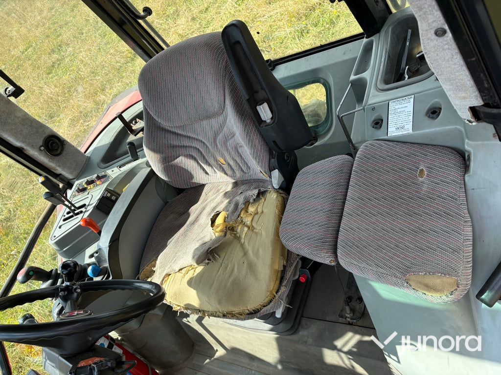 Traktor med frontlastare - Massey Ferguson 6255-4, Trima 3240