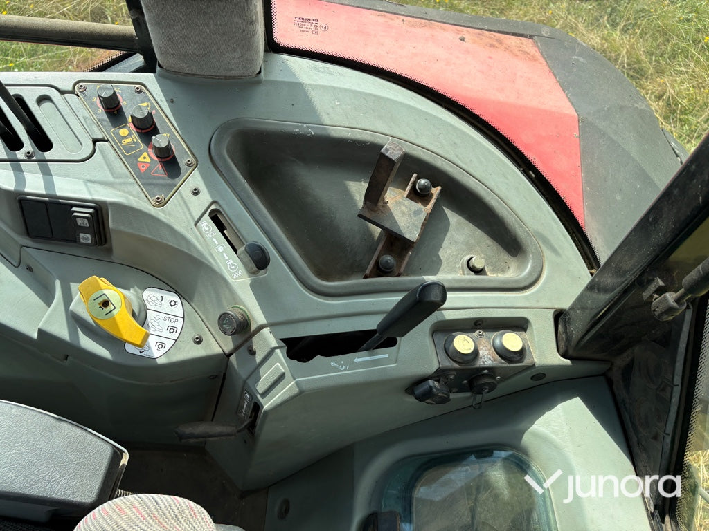 Traktor med frontlastare - Massey Ferguson 6255-4, Trima 3240
