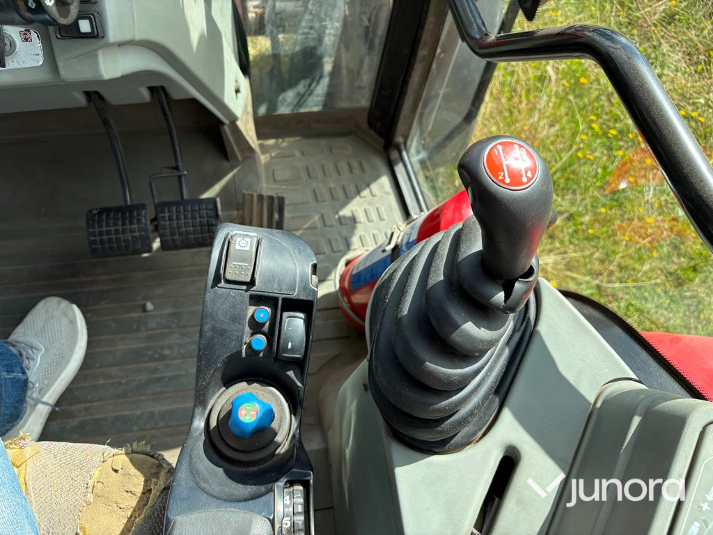 Traktor med frontlastare - Massey Ferguson 6255-4, Trima 3240