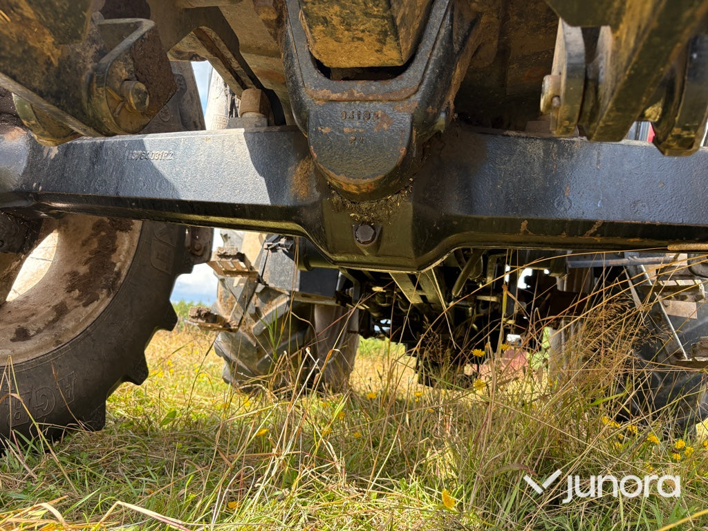 Traktor med frontlastare - Massey Ferguson 6255-4, Trima 3240