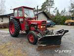 Traktor - Volvo BM T 430, med vikplog