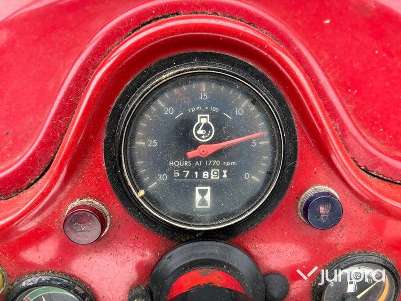 Traktor - Volvo BM T 430, med vikplog