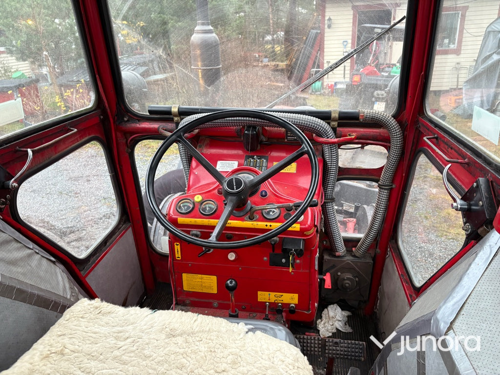 Traktor - Volvo BM T 430, med vikplog