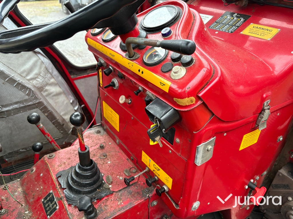 Traktor - Volvo BM T 430, med vikplog