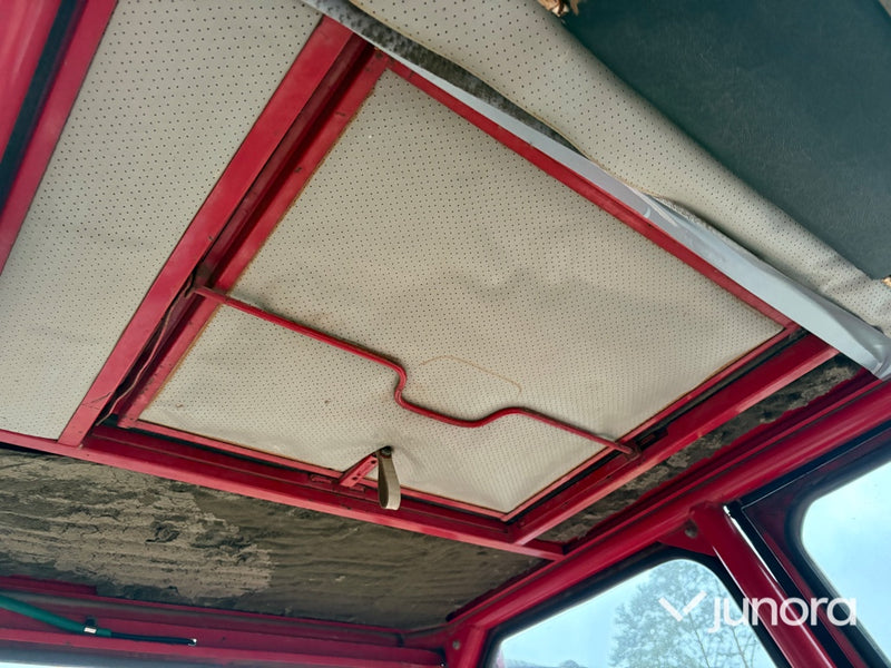 Traktor - Volvo BM T 430, med vikplog