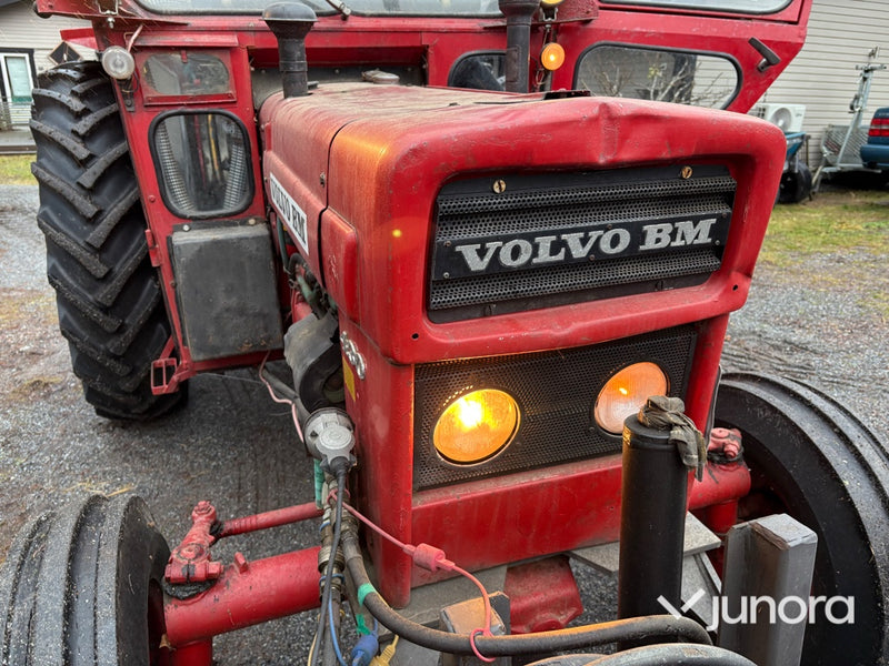 Traktor - Volvo BM T 430, med vikplog
