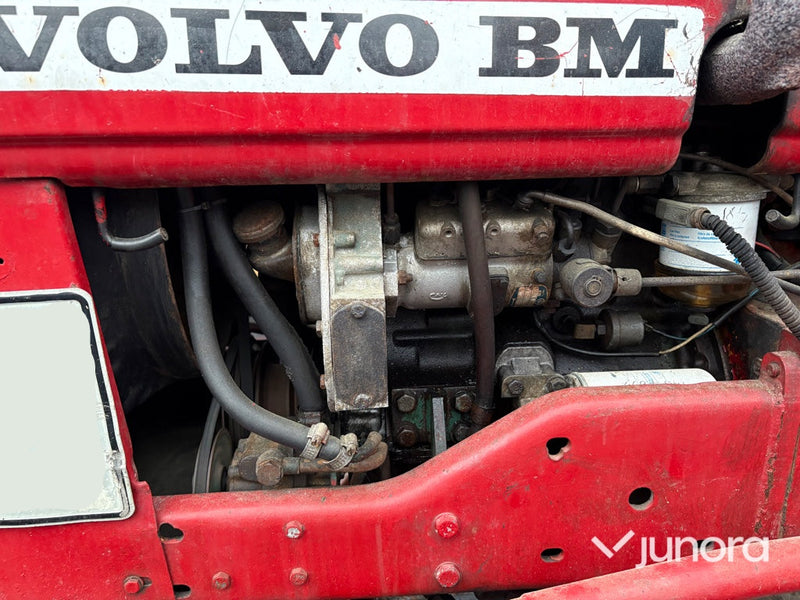 Traktor - Volvo BM T 430, med vikplog