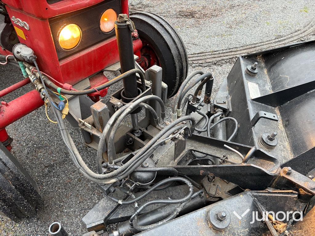 Traktor - Volvo BM T 430, med vikplog