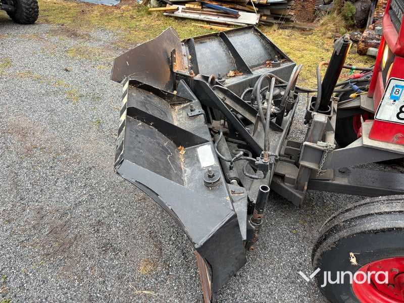 Traktor - Volvo BM T 430, med vikplog