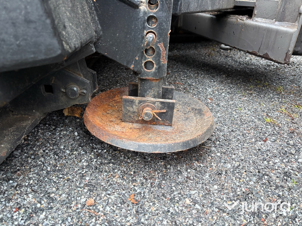 Traktor - Volvo BM T 430, med vikplog