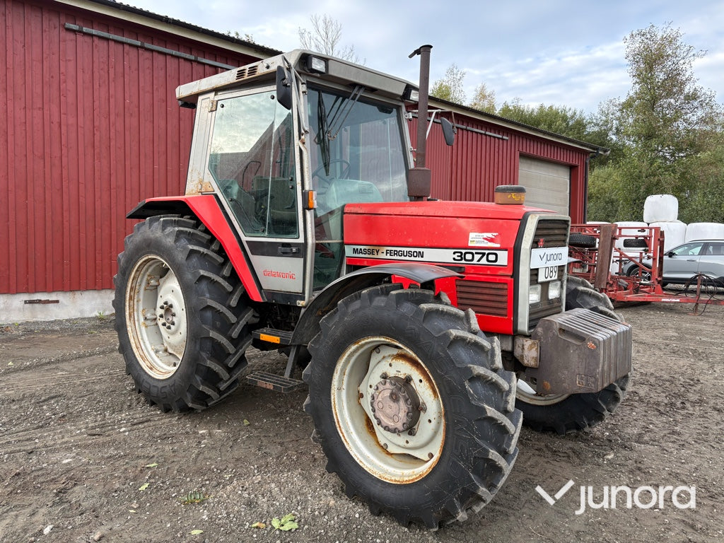 Traktor Massey Ferguson 3070