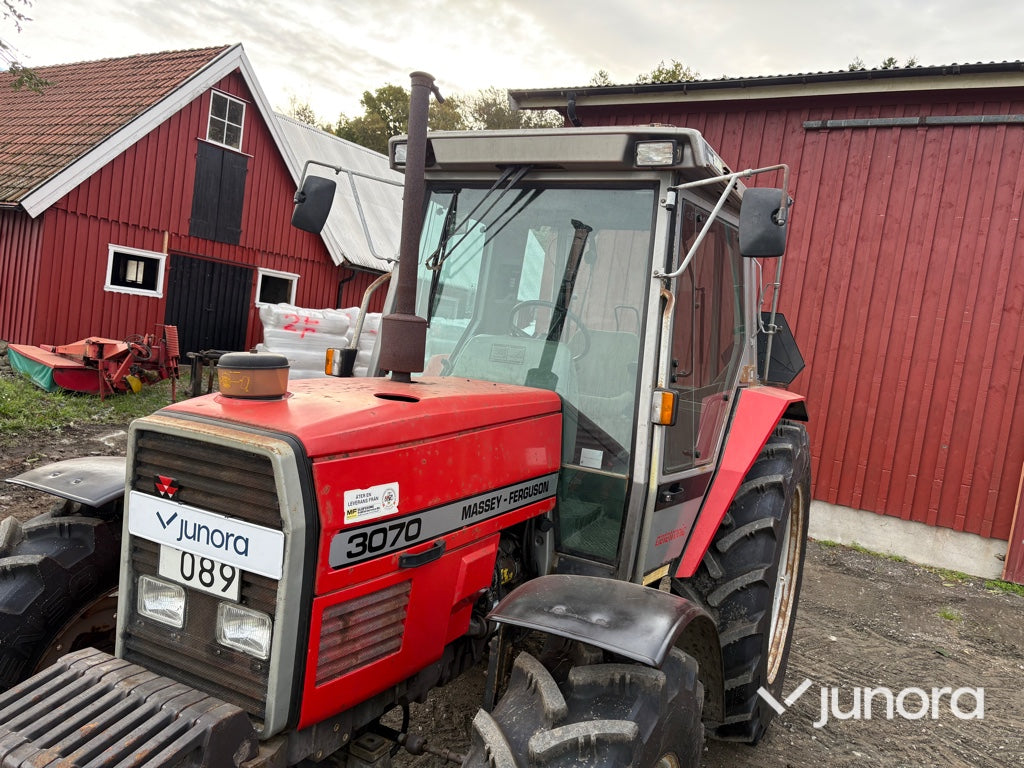 Traktor Massey Ferguson 3070