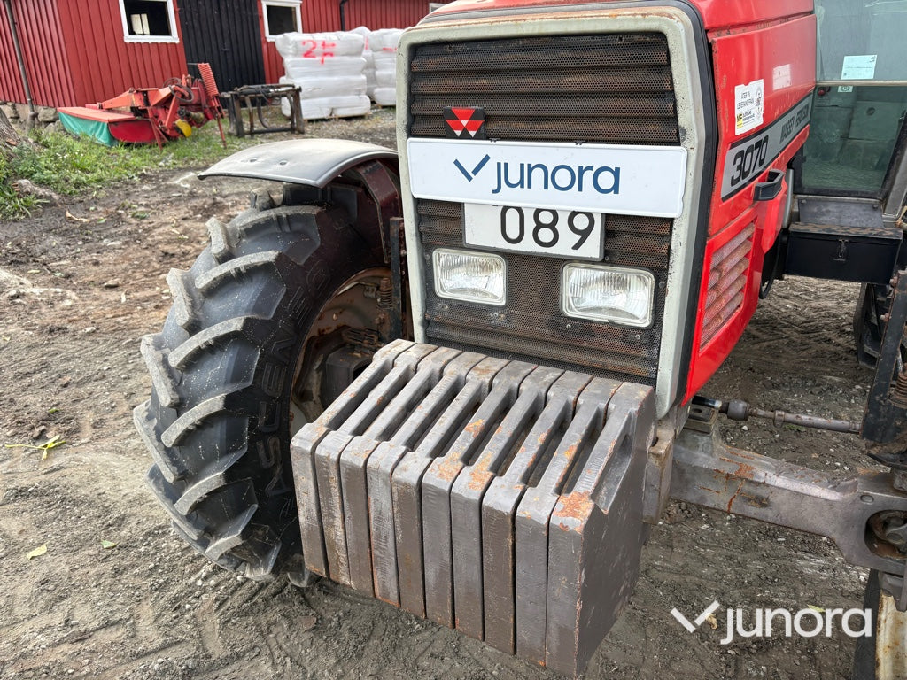 Traktor Massey Ferguson 3070