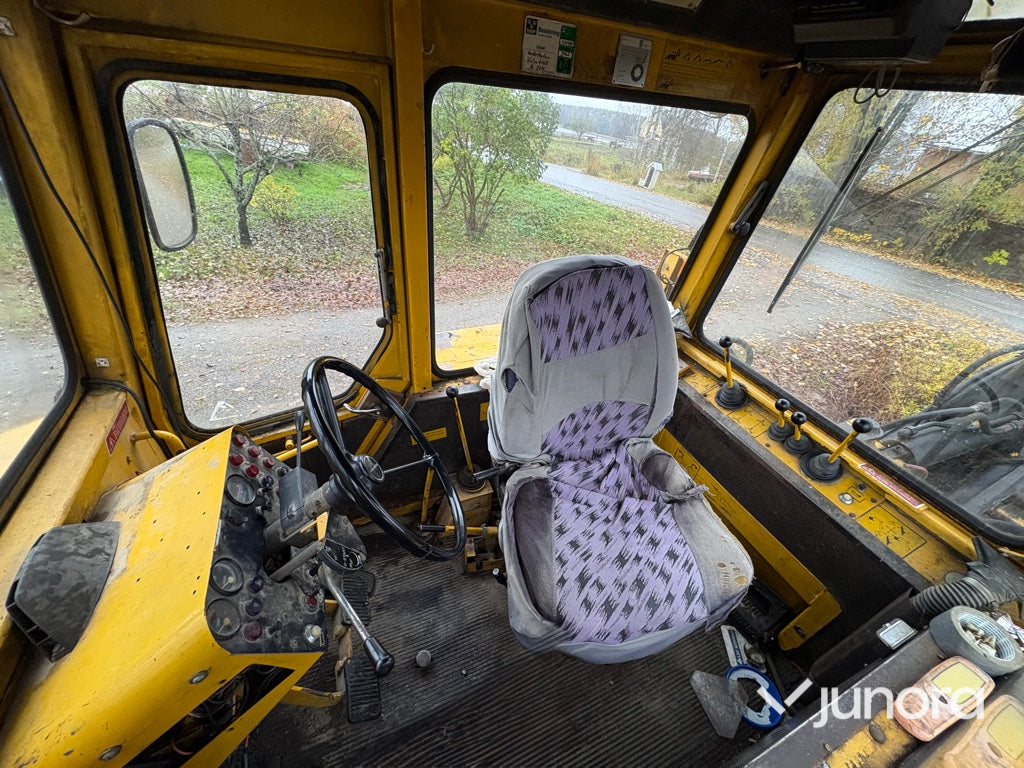 Traktorgrävare - Volvo BM, 616 B