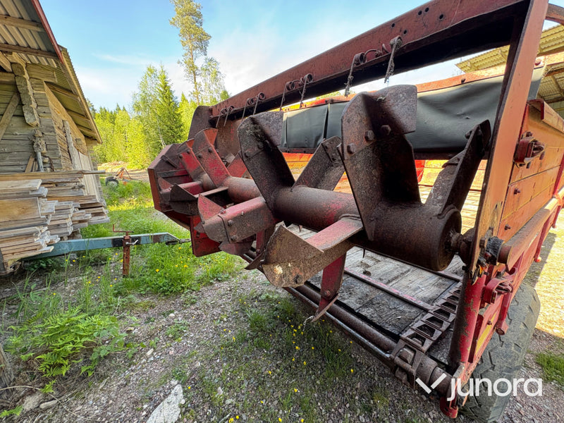 Fastgödselspridare JF 40