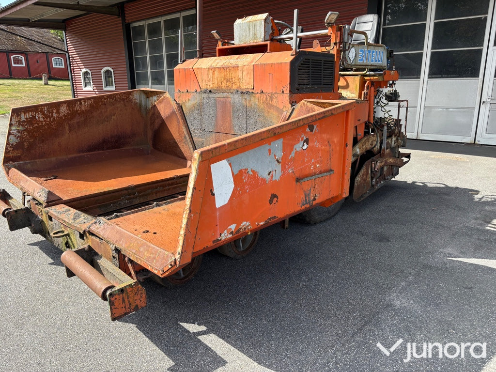 Asfaltsläggare Bitelli BB 632