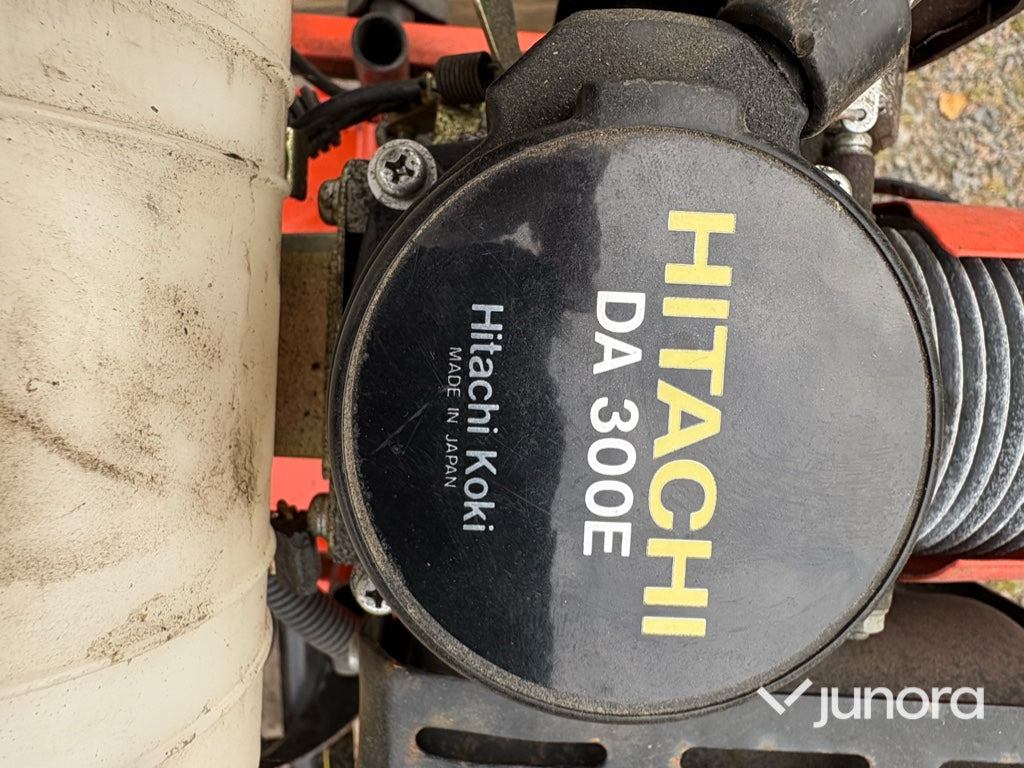 Jordborr hitachi DA 300E