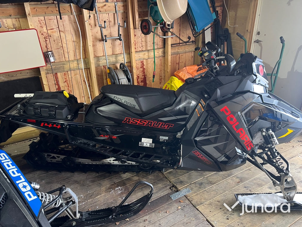 Snöskoter - Polaris Assault 850
