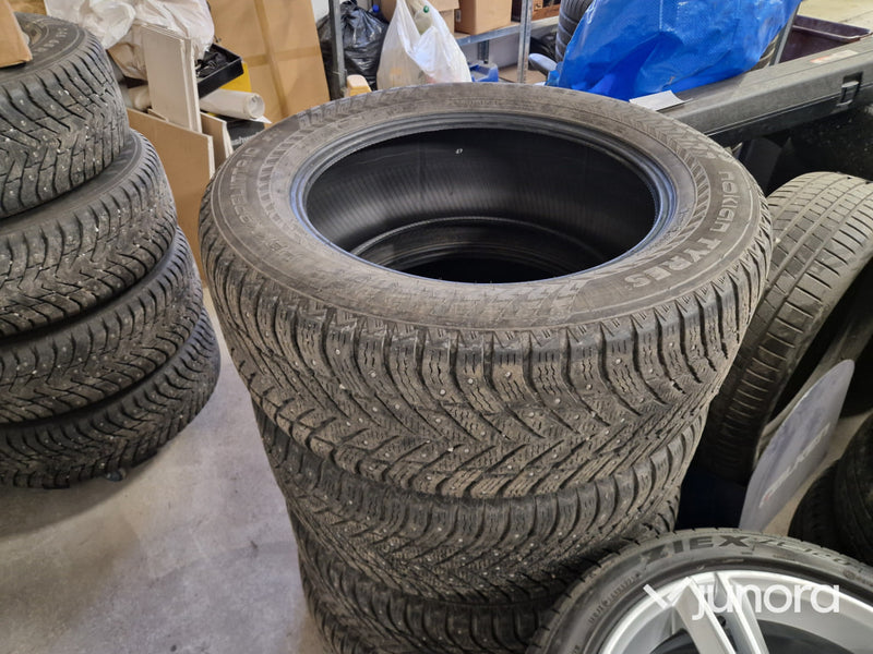 Dubbdäck - Nokian Hakkapeliitta SUV