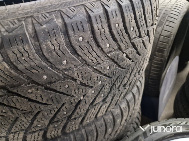 Dubbdäck - Nokian Hakkapeliitta SUV