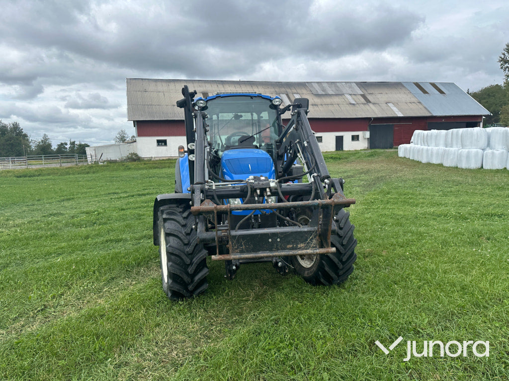 New Holland T5. 95 med vreten lastare