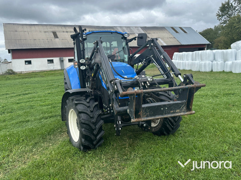 New Holland T5. 95 med vreten lastare