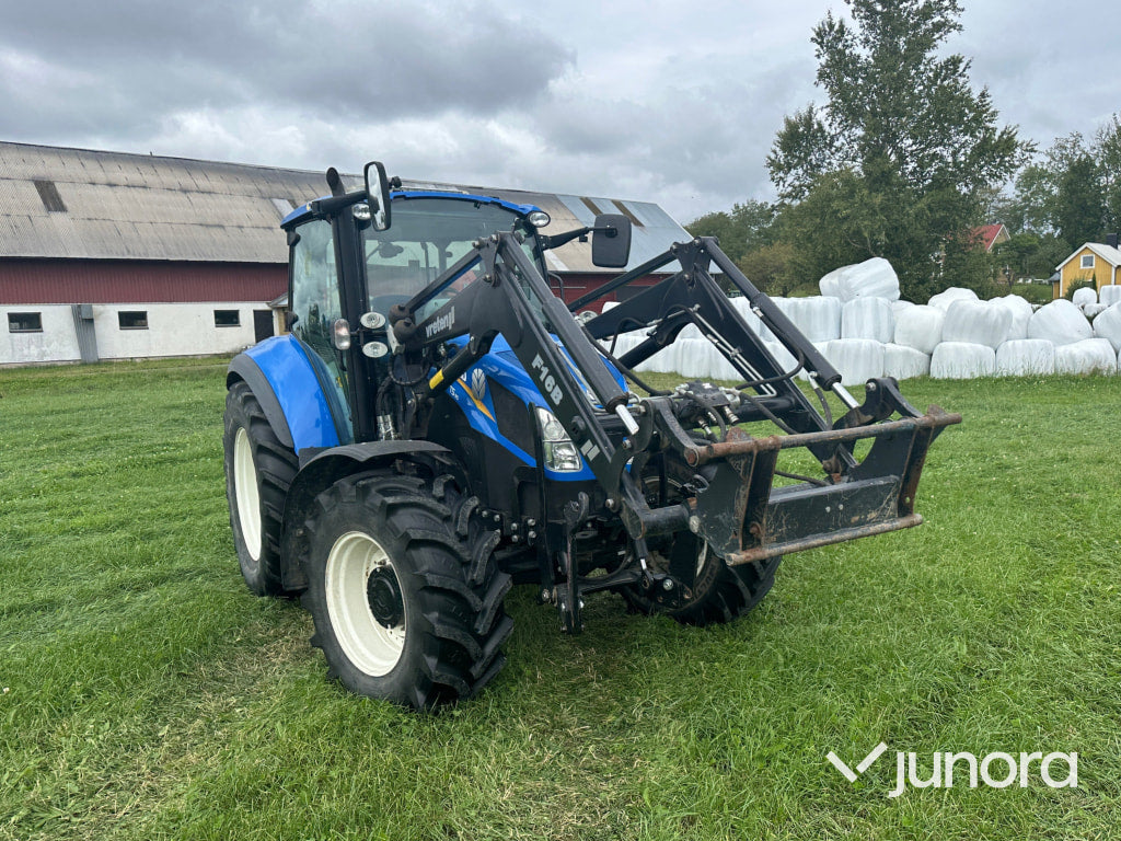 New Holland T5. 95 med vreten lastare