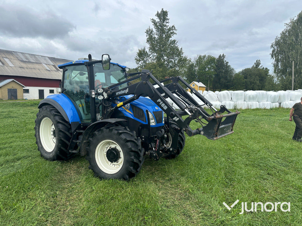 New Holland T5. 95 med vreten lastare