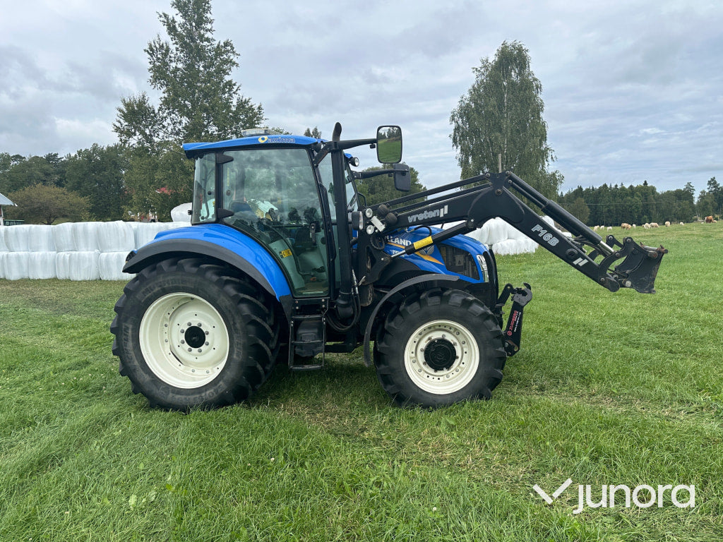 New Holland T5. 95 med vreten lastare