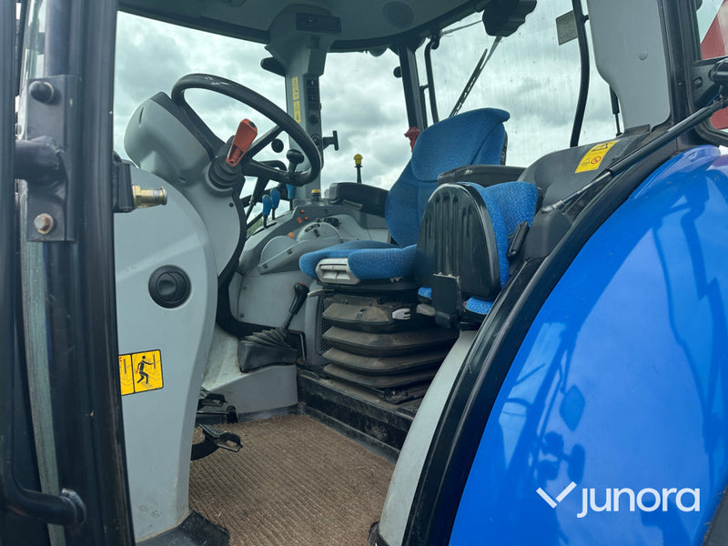 New Holland T5. 95 med vreten lastare