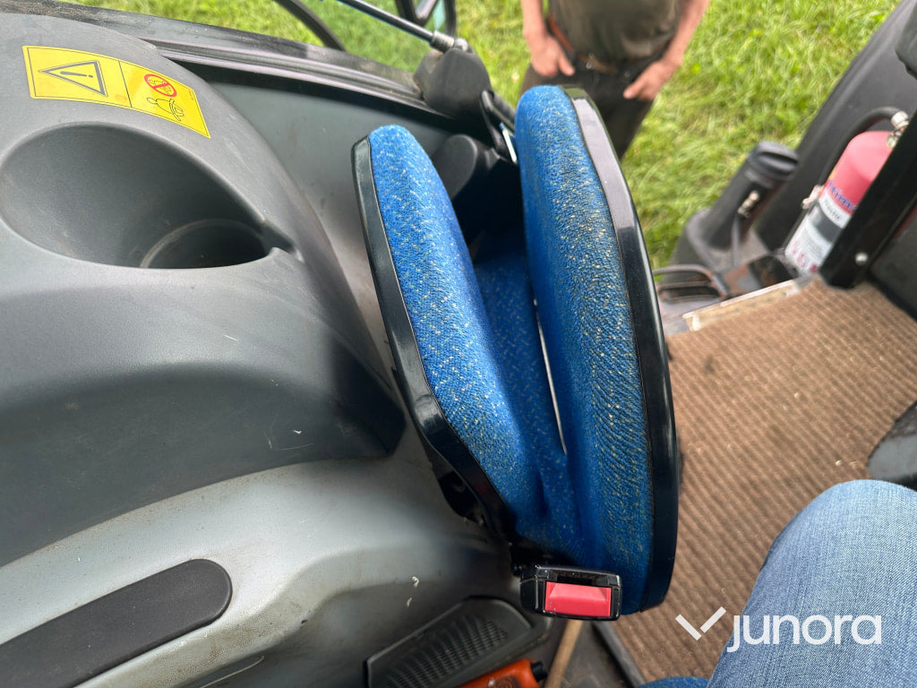 New Holland T5. 95 med vreten lastare