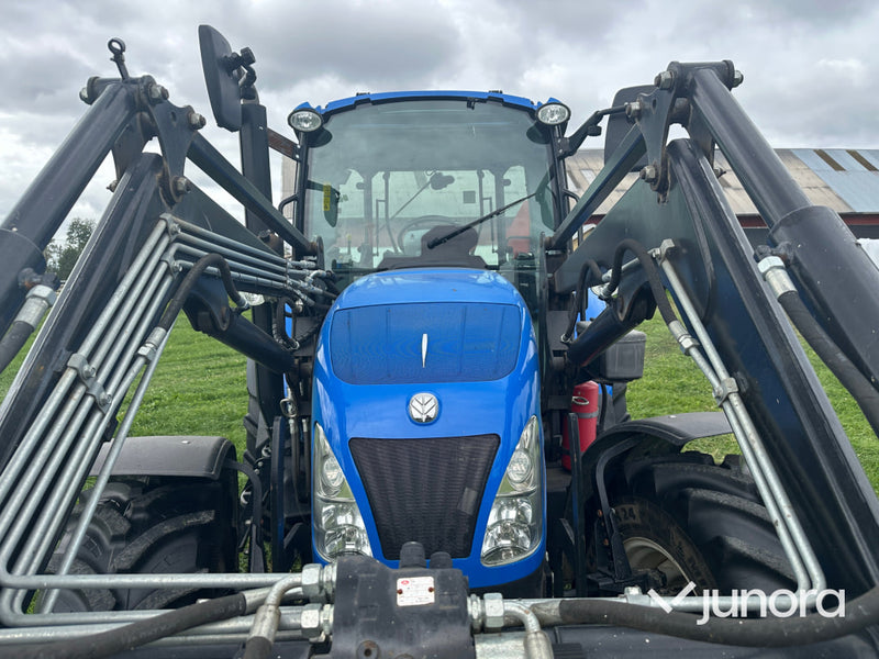New Holland T5. 95 med vreten lastare