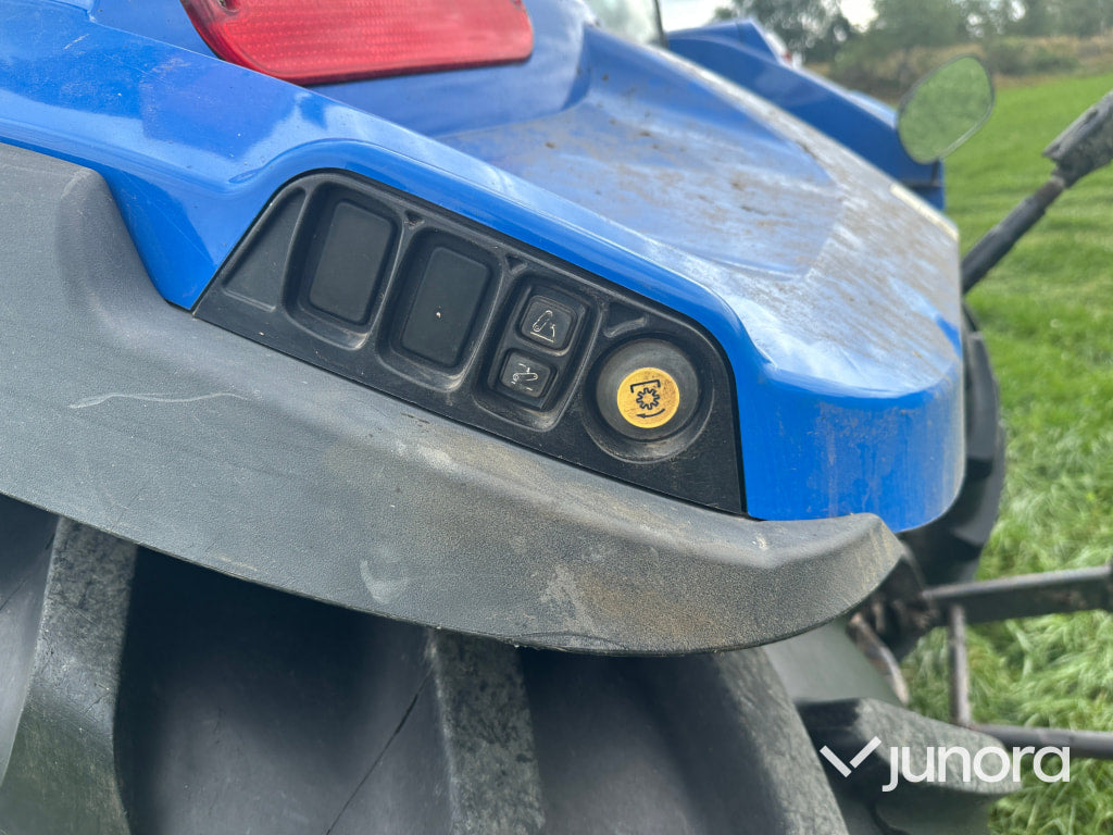 New Holland T5. 95 med vreten lastare
