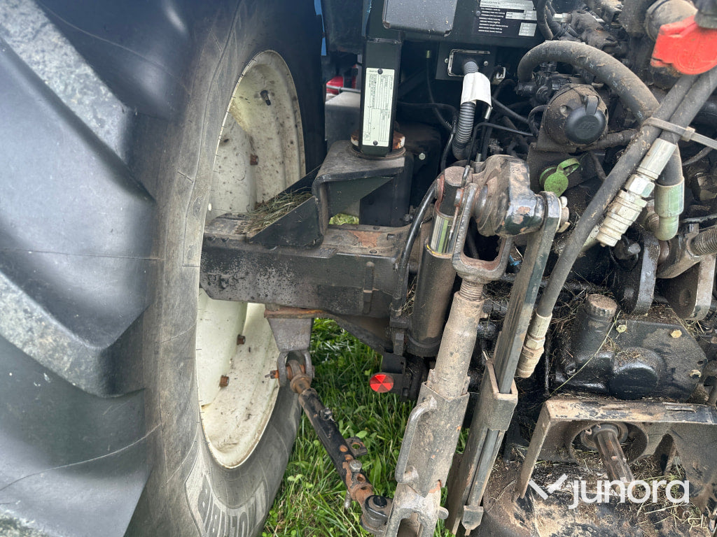 New Holland T5. 95 med vreten lastare