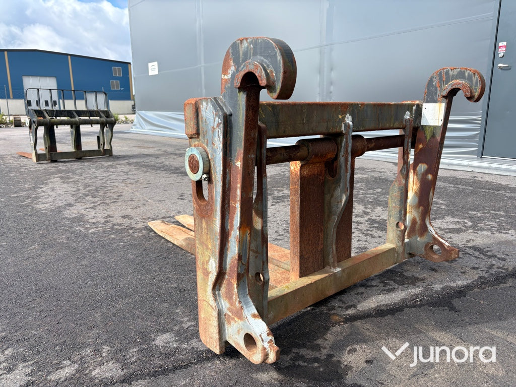 Gaffelställ med pallgafflar Manitou, Stora BM fäste