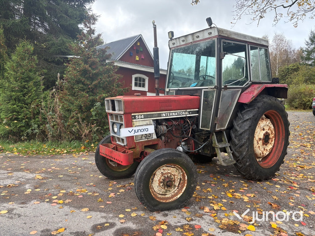 Traktor International 584