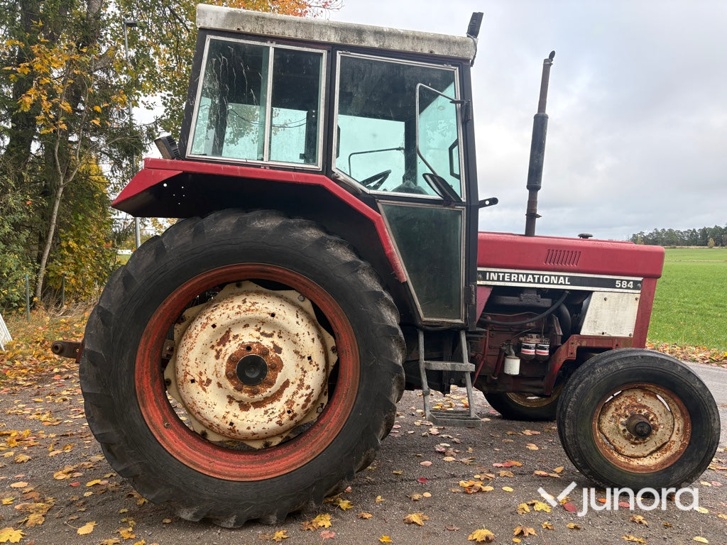 Traktor International 584