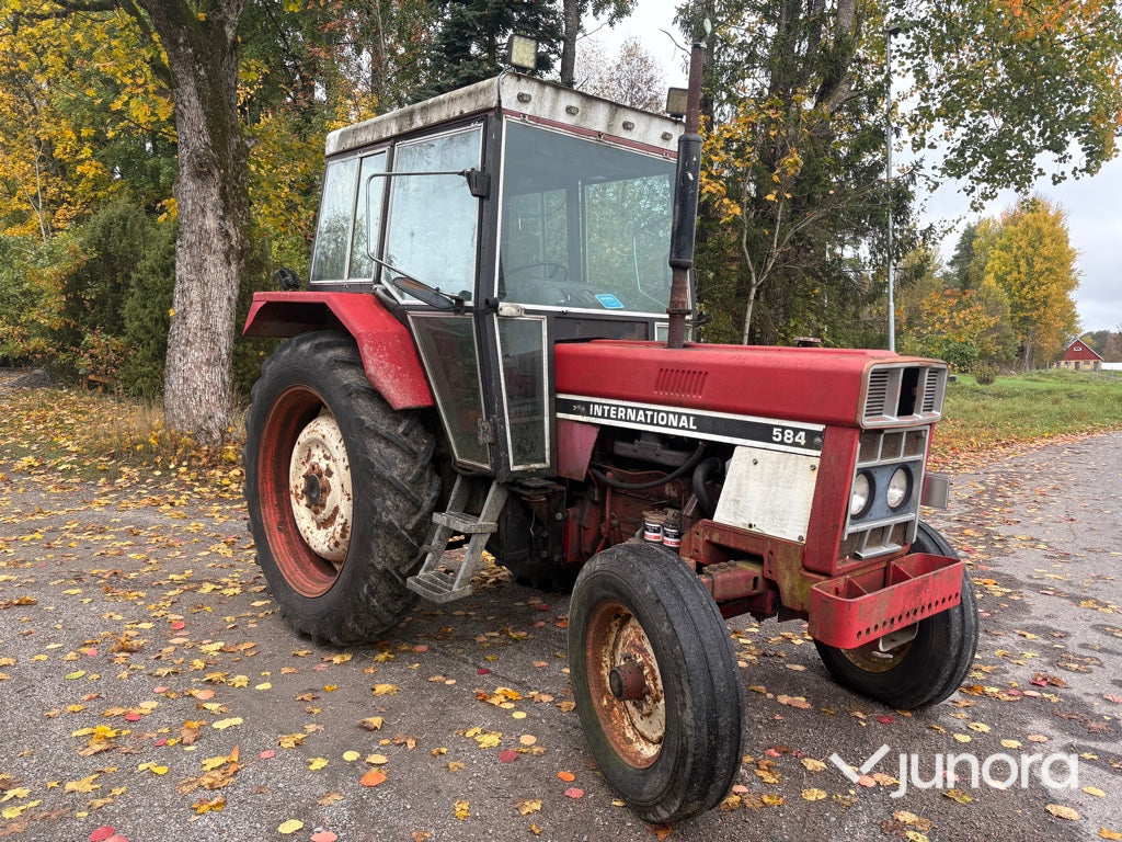 Traktor International 584